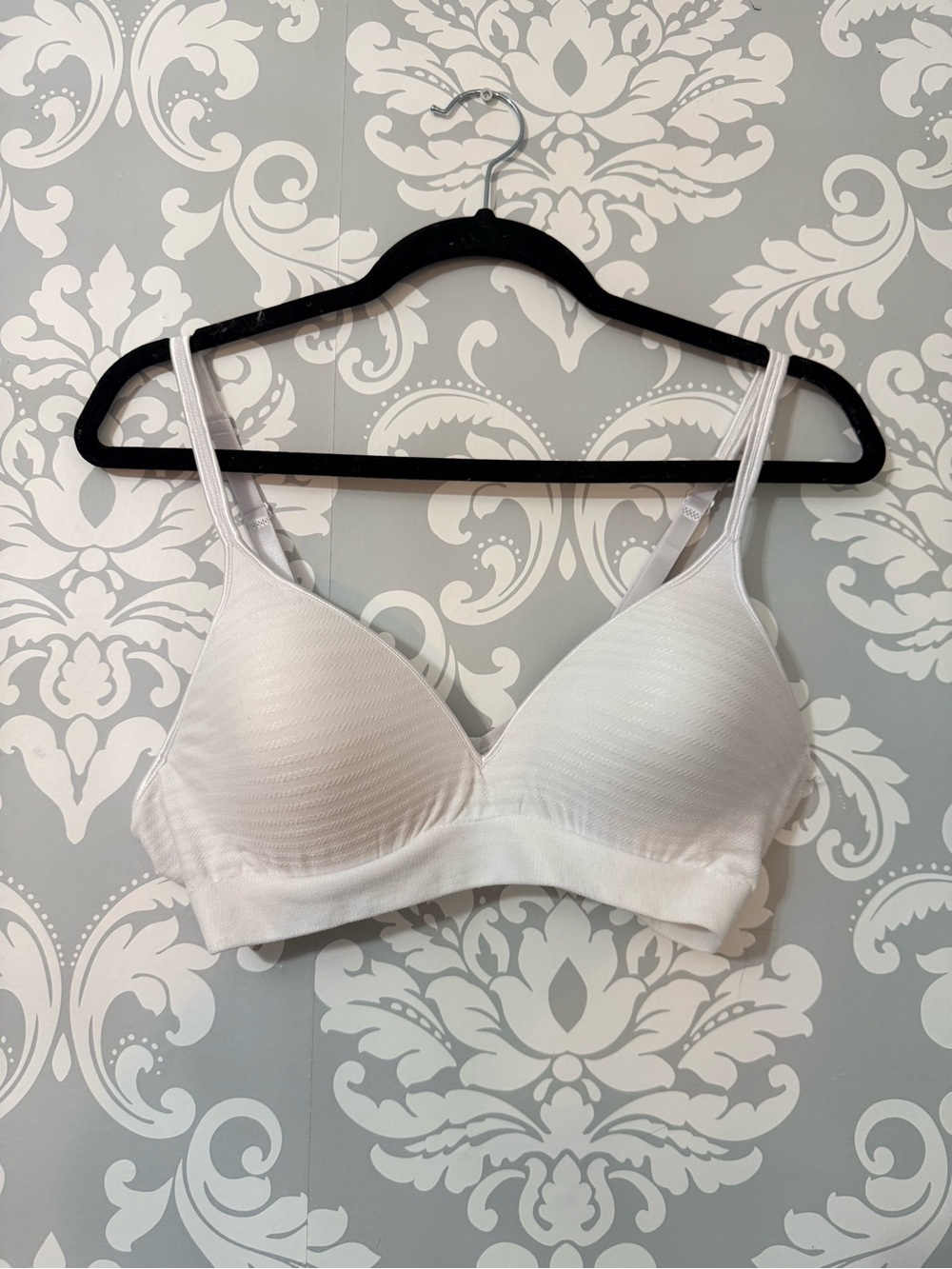 💫4/$25 • Carisma White Wireless Padded Bralette